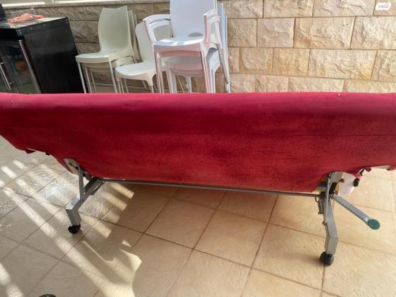 ספה נפתחת של חברת עמינח נפתחת למיטה