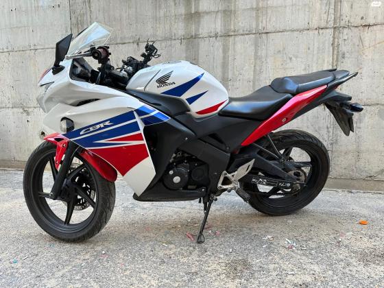 הונדה CBR125R (2017)