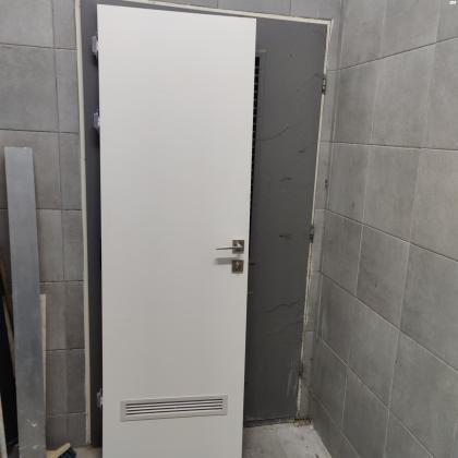 דלתות פנים במצב חדש מפירוק לשיפוץ