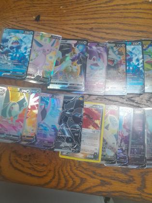 קלפי פוקימון נדירים ואני ילד