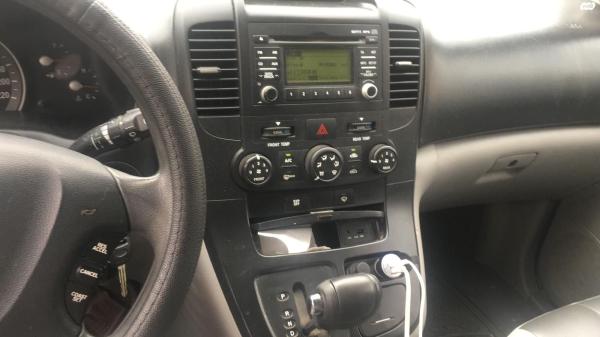 קיה קרניבל (2010)