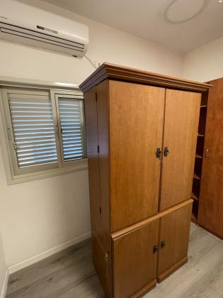 עמדת עבודה משרדית נפתחת לרווחה