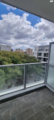 שרה אהרונסון 40 (אזור הבילויים)