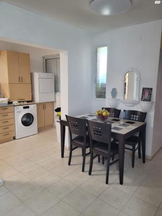 בכור שטרית 6 (אחדות)