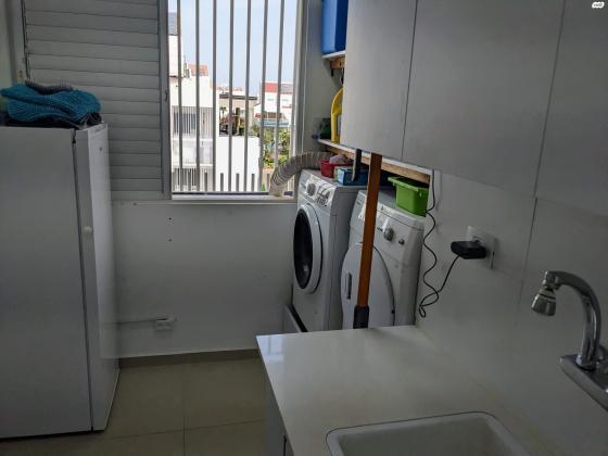 רבקה גובר 6 (לב הפארק)