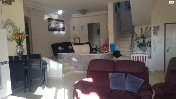 שער הגולן 30 (קרית גנים)