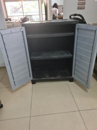 ארון חדש כמעט של כתר,חזק