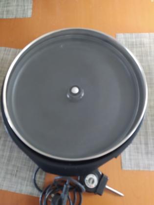 מחבת חשמלית במצב מעולה