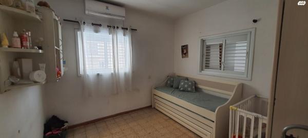 אהרונוביץ' 27 (שכון ה')