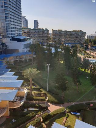 שדרות מנחם בגין 10 (גבעת אולגה)