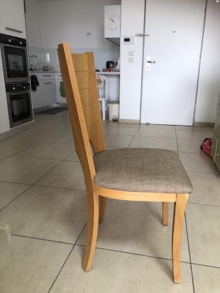 למכירה 6 כיסאות לפינת אוכל של זגה