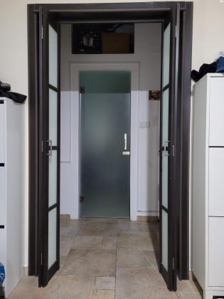 למכירה דלת הרמוניקה מעץ עם