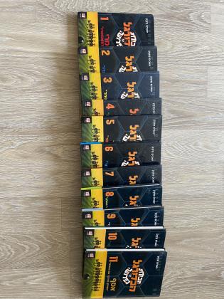 למכירה ,ספרי קריאה רבים 