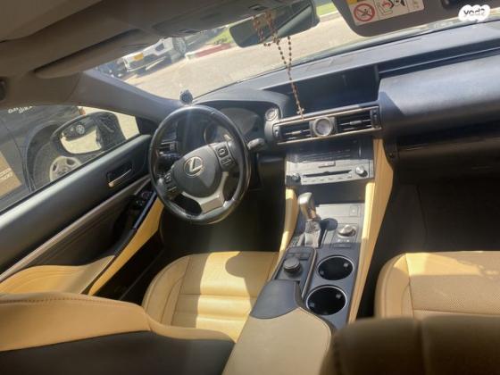 לקסוס RC RC200T Luxury קופה אוט' 2.0 (245 כ"ס) בנזין 2018 למכירה בחיפה