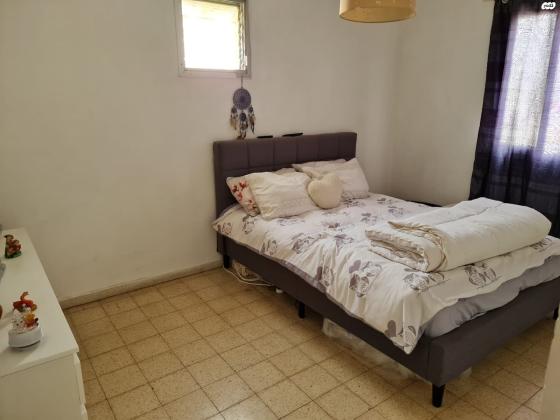 זלמן שניאור 10 (קרית נורדאו)