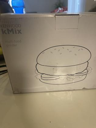 מטחנת בשר חדשה באריזה מטחנת בשר חדשה