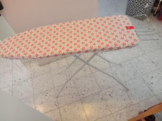 המגהץ: אדים, פיליפס, 1000 וואט,