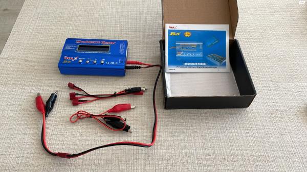 מטען סוללותיכול להטעין כל סוללות