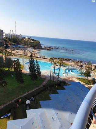 שדרות מנחם בגין 10 (גבעת אולגה)