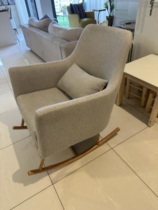 כסא נדנדה Oscar בצבע אפור