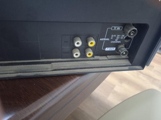 וידאו של sanyo עם שלט