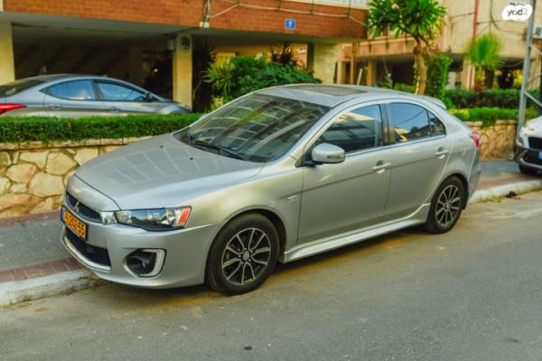 מיצובישי לנסר ספורטבק Sport אוט' 5 דל' 1.8 (140 כ"ס) בנזין 2017 למכירה בראשון לציון
