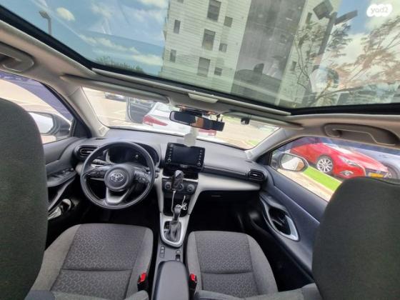 טויוטה יאריס קרוס Sky אוט' 1.5 (125 כ''ס) בנזין 2022 למכירה בבאר יעקב