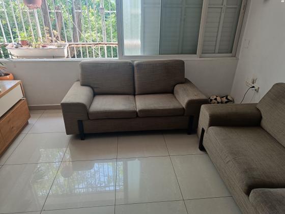 סלון 2+3 של שמרת הזורע, בצבע זית אפור