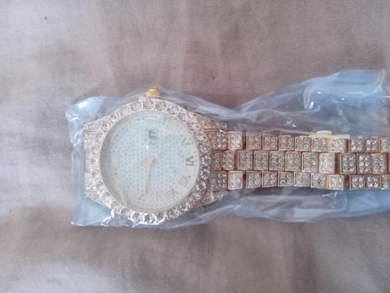 שעונים עם אבני חן חדש