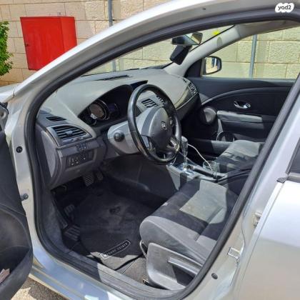 רנו מגאן אסטייט/ גראנד טור Expression אוט' דיזל 1.5 (110 כ''ס) דיזל 2015 למכירה בעכו