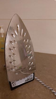 מגהץ אדים איכותי , עם