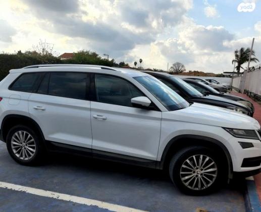 סקודה קודיאק Ambition אוט' דיזל 7 מק' 4 דל' 2.0 (150 כ"ס) דיזל 2021 למכירה במסלול