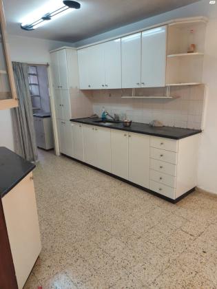 הארבעה 3 (פסגת זאב מרכז)