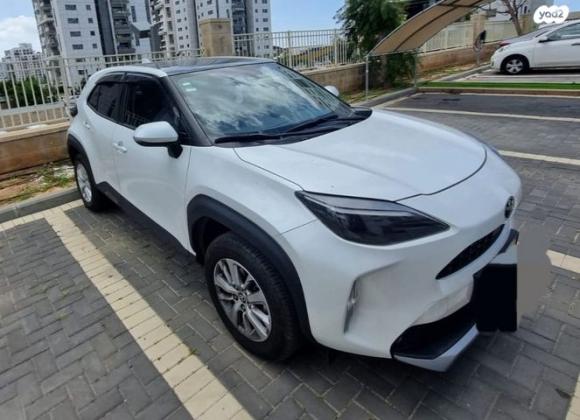 טויוטה יאריס קרוס Sky אוט' 1.5 (125 כ''ס) בנזין 2022 למכירה בבאר יעקב