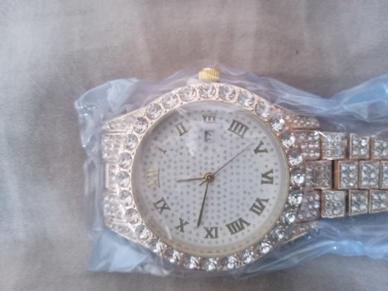 שעונים עם אבני חן חדש