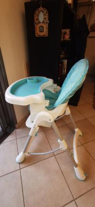 כסא אוכל עדי כחול מתקפל