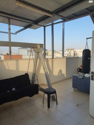 הרב שר 7 (גבעת רוקח)