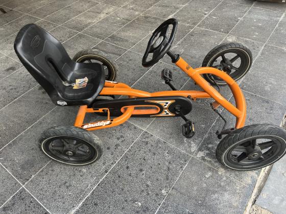 מכונית פדלים ברג במצב מצוין מכונית פדלים