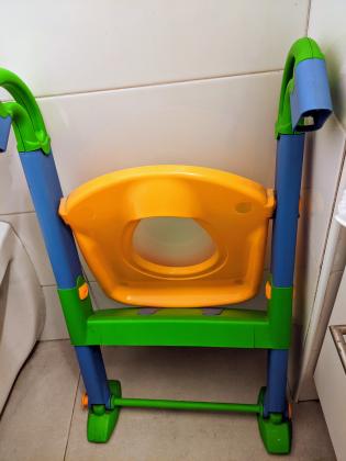 מושב אסלה לילדים מתקפל- ישבנון 3 ב-1