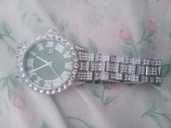 שעונים אבני חן מחיר לאחד