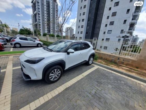 טויוטה יאריס קרוס Sky אוט' 1.5 (125 כ''ס) בנזין 2022 למכירה בבאר יעקב