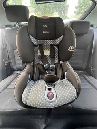 שני כסאות בטיחות Marathon ClickTight