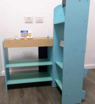 עמדת סופרמרקט מעץ