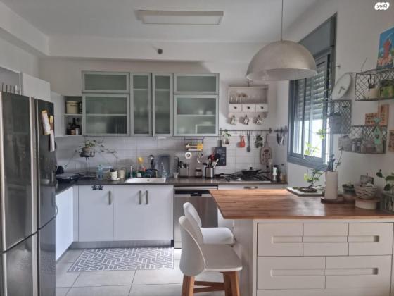 ישורון 56 (שרת)