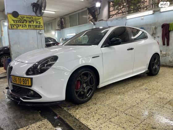 אלפא רומיאו ג'ולייטה תלתן ירוק Veloce SR Pack אוט' 1.7 (240 כ"ס) בנזין 2019 למכירה בנתניה