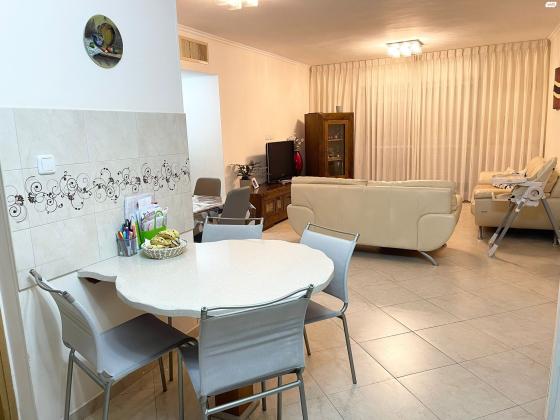 מזל גדי 7 (פסגת זאב מערב)