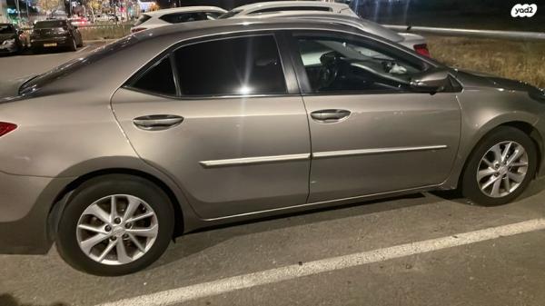 טויוטה קורולה GLI-FL אוט' 1.6 (132 כ''ס) [2013-2016] בנזין 2014 למכירה בראשון לציון