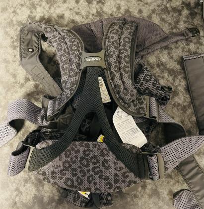 מנשא של בייבי ביורן במצב