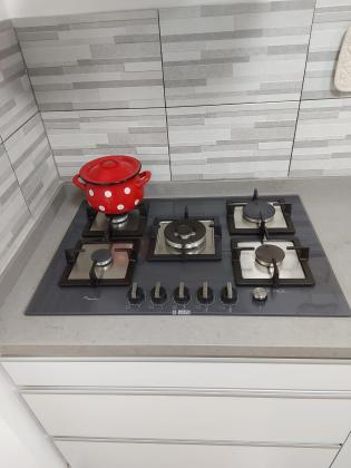 כיריים 5 להבות Bosch במצב מצוין