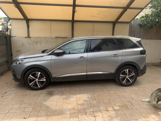 רכב 7 מקומות ממש מציאה